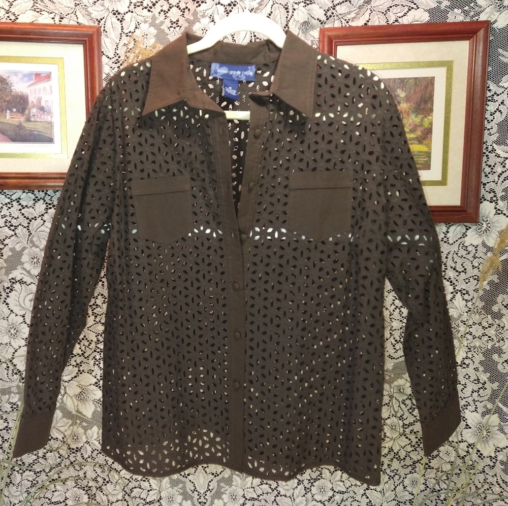 Susan Graver brown eyelet 100% cotton button up long sleeve pocket see through